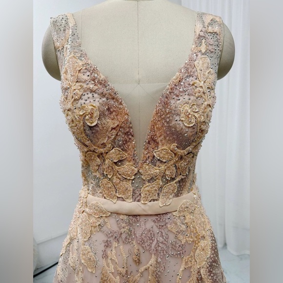 Gown size 4(S) light orange luxury style sleeveless /deep V-neck/ A-line dress - Picture 3 of 5